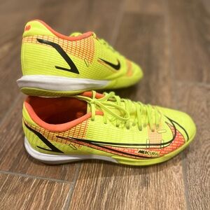 Nike Mercurial indoor/turf soccer shoes - Boys Size 6.5